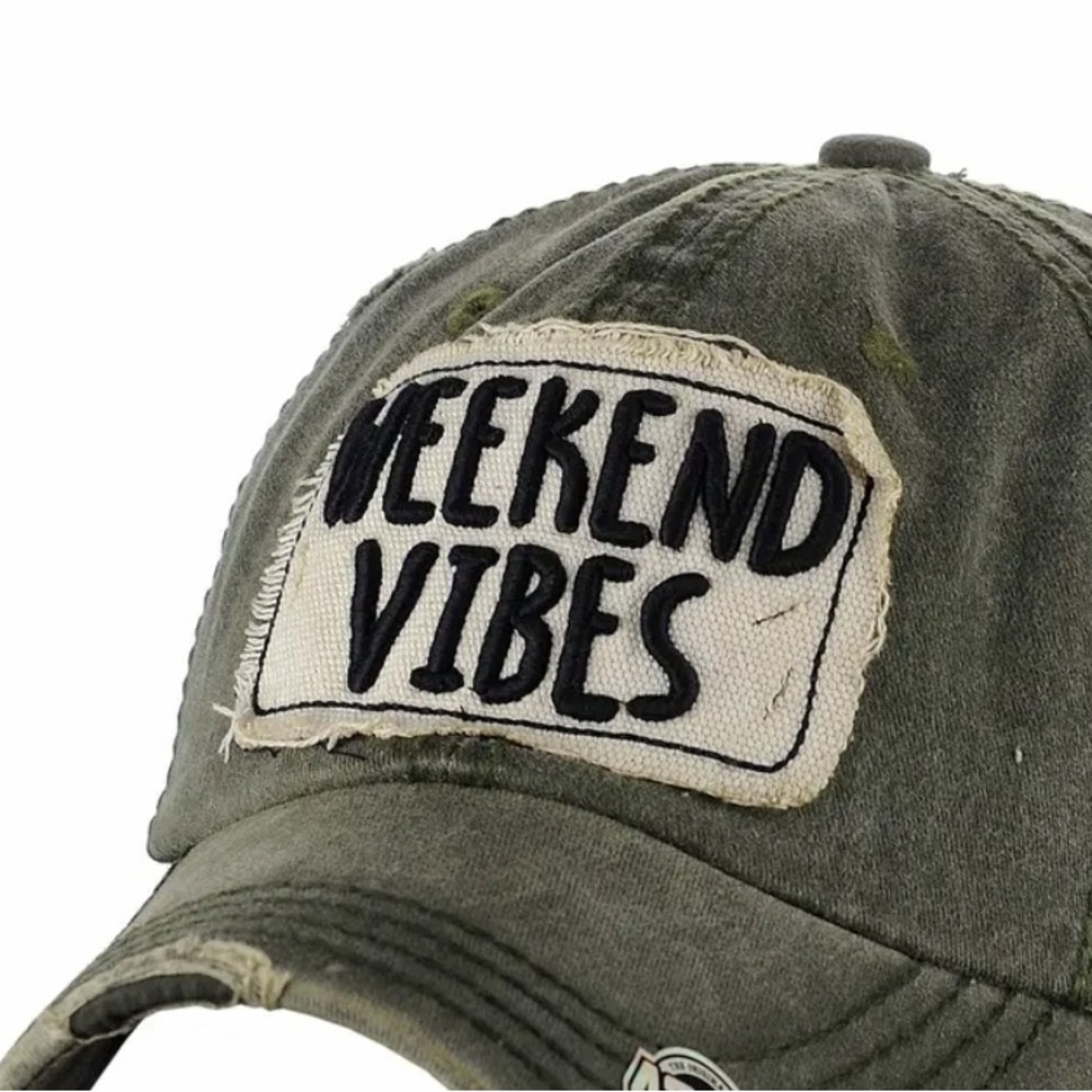 Weekend Vibes hat